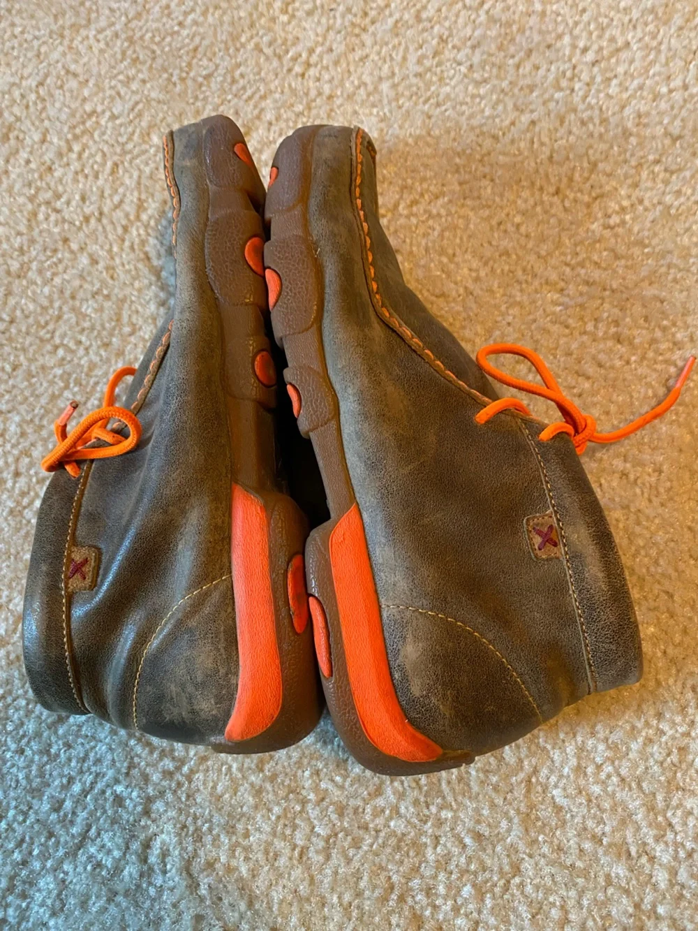 Men's Twisted X Men’s Casual Suede Moc Toe Chukka - Tan with Orange Laces